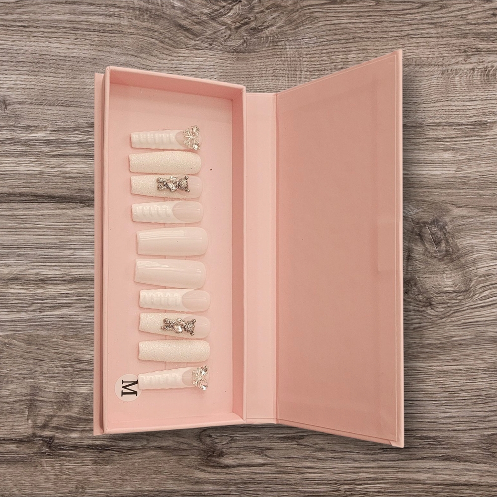 Silver and White Press-On Nails Makeup Kit